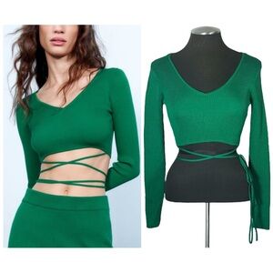 Zara – Green Knit Long Sleeve V-Neck Tie Waist Crop Top – Medium